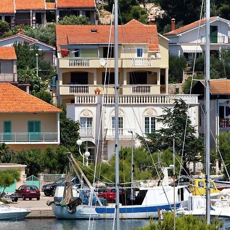Apartments By The Sea Jezera, Murter - 5063 Екстер'єр фото