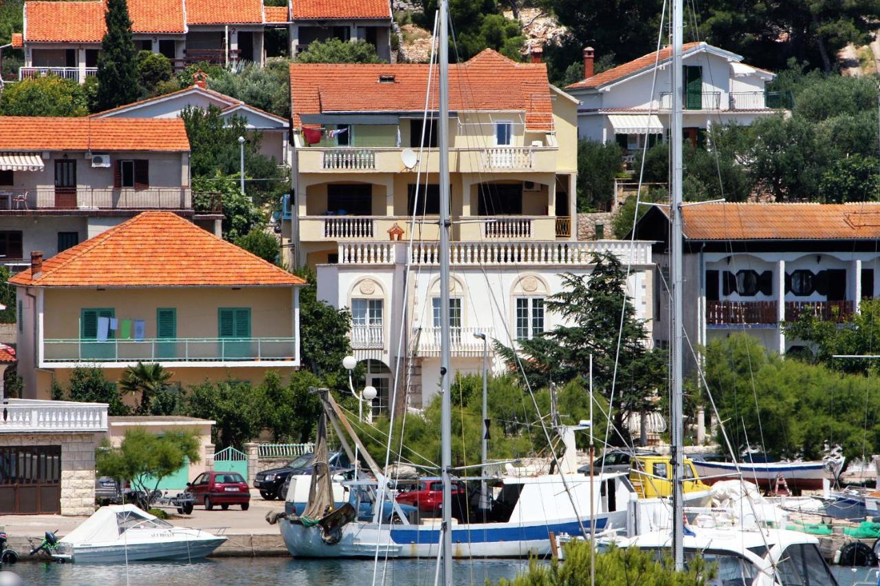 Apartments By The Sea Jezera, Murter - 5063 Екстер'єр фото