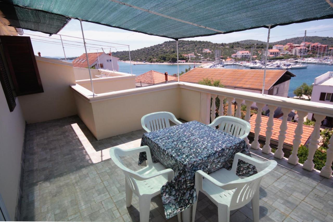 Apartments By The Sea Jezera, Murter - 5063 Екстер'єр фото